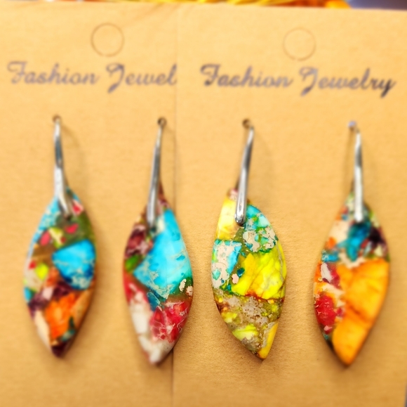 Earrings comes in 9 pairs - Picture 5 of 6